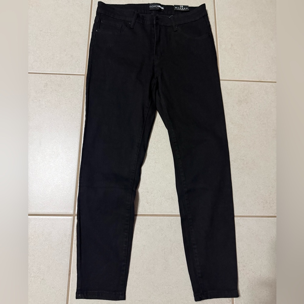Fashion Nova women’s  Black Jeans